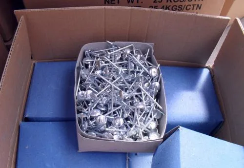 Factory Manufactured Cheap Price 2" 2.5" Galvanized Roofing Nails Smooth/Twisted Shank Umbrella Head Concrete Nails /Cupper Nails /Shoe Tack /Twisted Nail